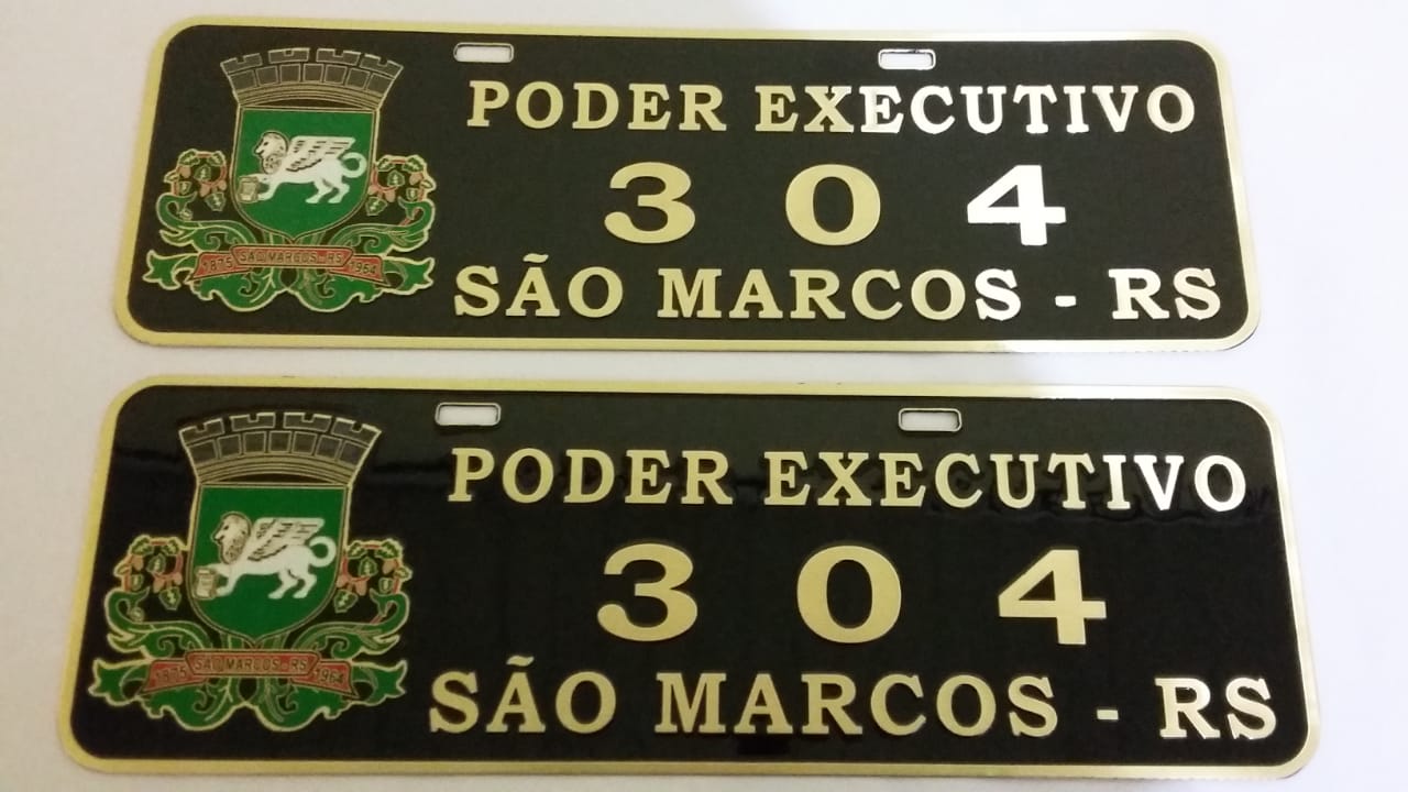 PLACA DE CARRO EM LATO